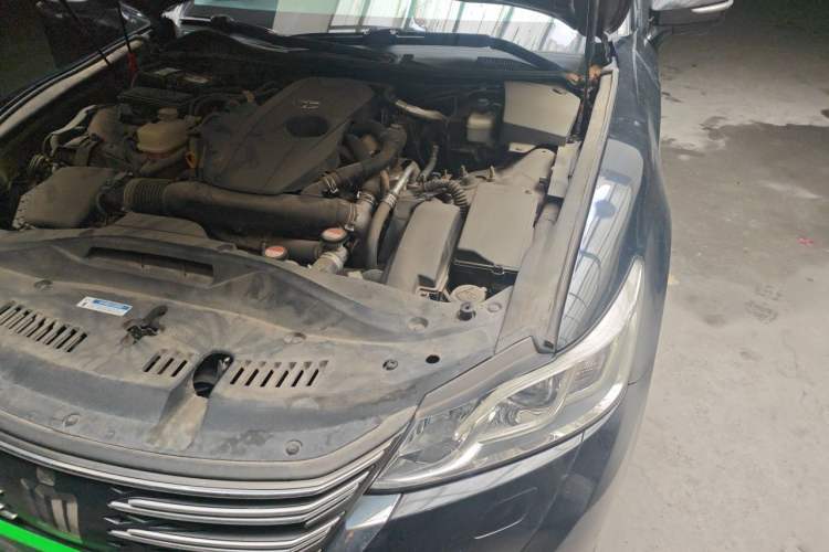 Used Toyota Crown 2015 2.0T Fashion Edition Engine Bay Left