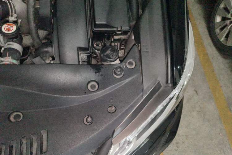 Used Toyota Crown 2015 2.0T Fashion Edition Engine Bay Left