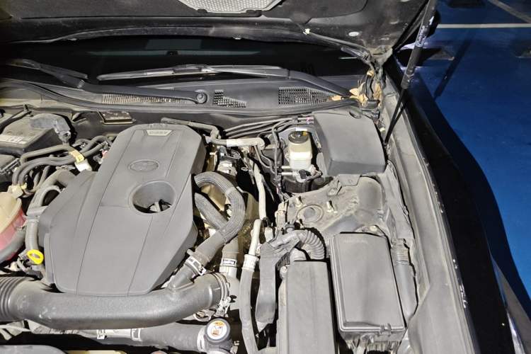 Used Toyota Crown 2015 2.0T Fashion Edition Engine Bay Left