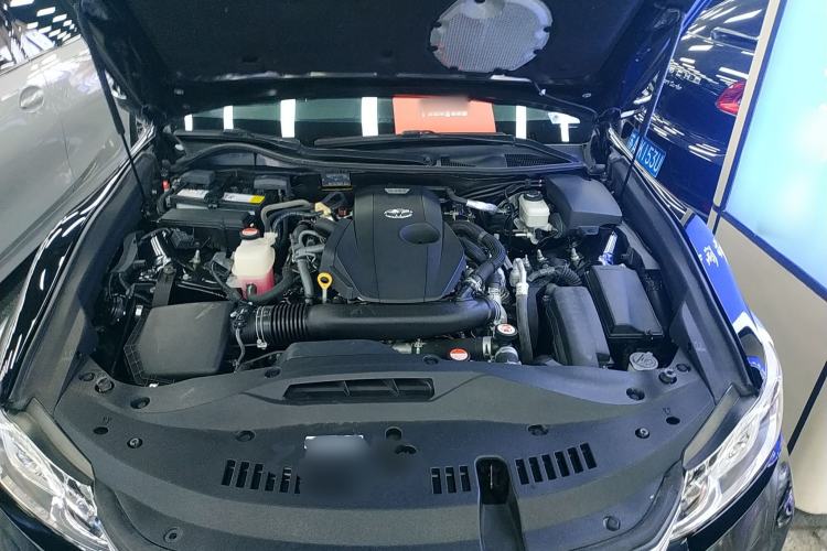 Used Toyota Crown 2015 2.0T Fashion Edition Engine Bay