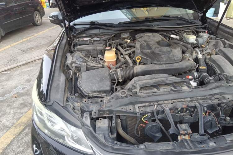 Used Toyota Crown 2015 2.0T Elite Edition Engine Bay Right
