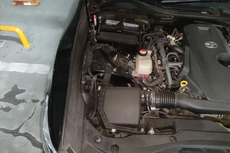 Used Toyota Crown 2015 2.0T Fashion Edition Engine Bay Right