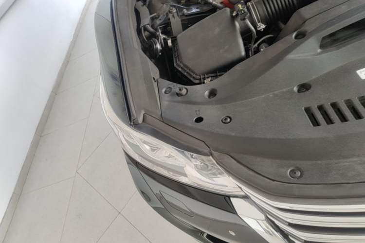 Used Toyota Crown 2015 2.0T Elite Edition Engine Bay Right