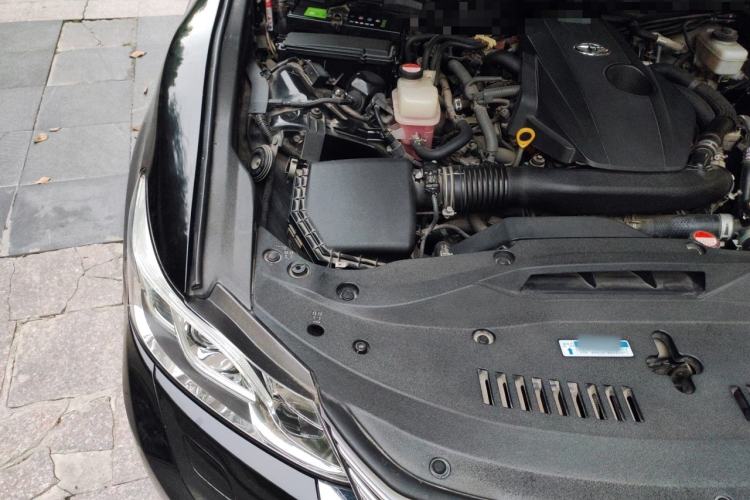 Used Toyota Crown 2015 2.0T Premium Edition Engine Bay Right