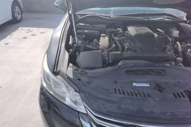 Used Toyota Crown 2015 2.0T Fashion Edition Engine Bay Right