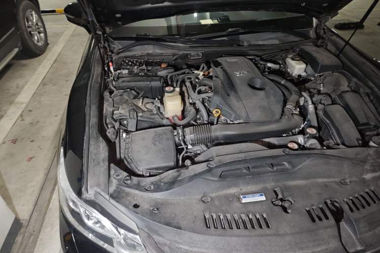 Used Toyota Crown 2015 2.0T Fashion Edition Engine Bay Right