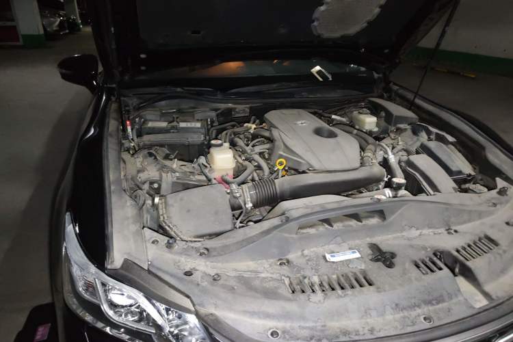 Used Toyota Crown 2015 2.0T Fashion Edition Engine Bay Right