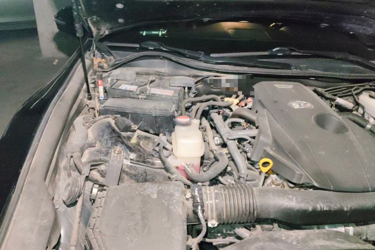 Used Toyota Crown 2015 2.0T Fashion Edition Engine Bay Right