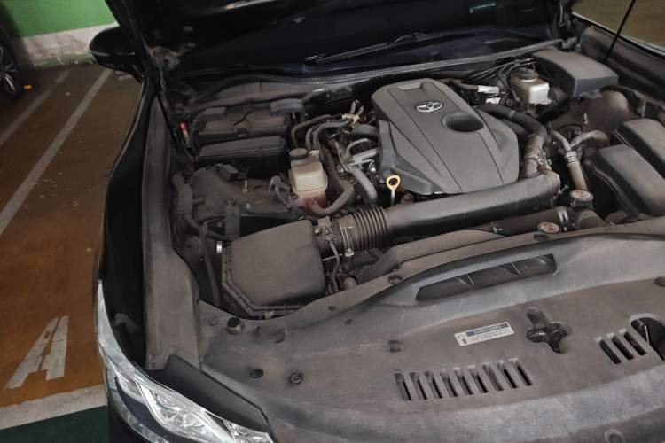 Used Toyota Crown 2015 2.0T Fashion Edition Engine Bay Right