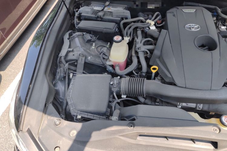 Used Toyota Crown 2015 2.0T Fashion Edition Engine Bay Right