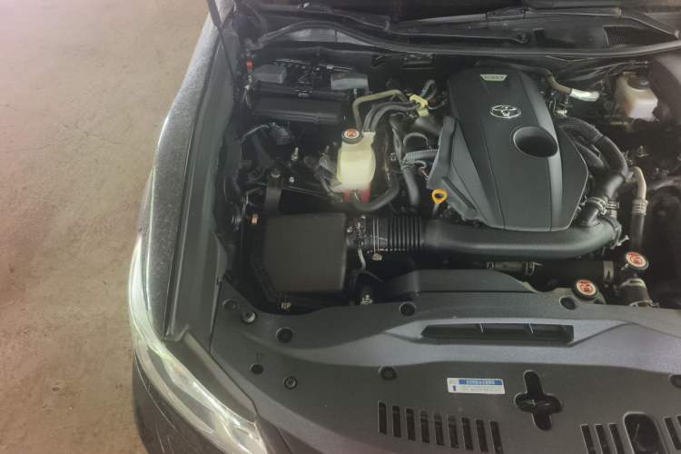 Used Toyota Crown 2015 2.0T Fashion Edition Engine Bay Right