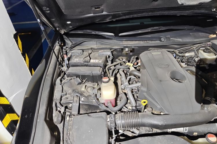 Used Toyota Crown 2015 2.0T Fashion Edition Engine Bay Right