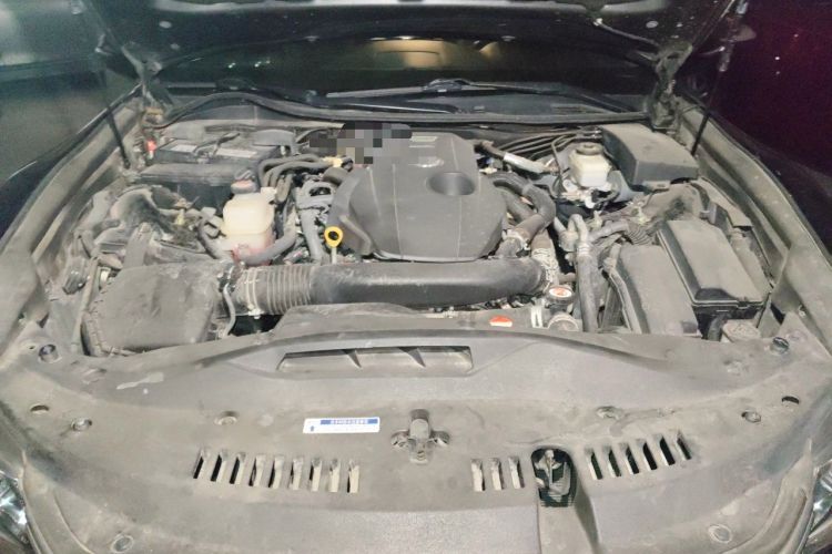 Used Toyota Crown 2015 2.0T Fashion Edition Engine Bay