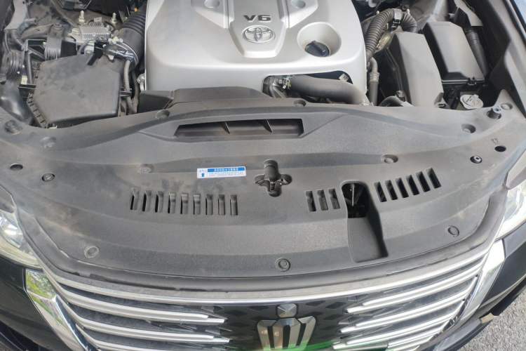 Used Toyota Crown 2015 2.5L Smart Edition Engine Bay