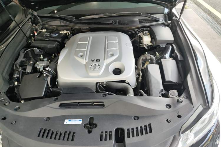 Used Toyota Crown 2015 2.5L Smart Edition Engine Bay