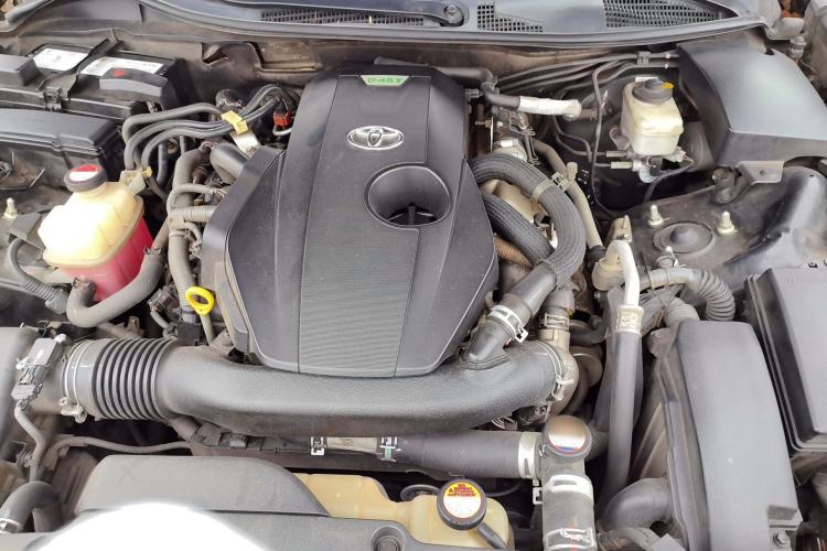 Used Toyota Crown 2015 2.0T Fashion Edition Engine Bay