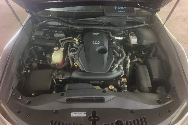 Used Toyota Crown 2015 2.0T Fashion Edition Engine Bay