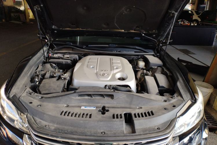 Used Toyota Crown 2015 2.5L Smart Edition Engine Bay