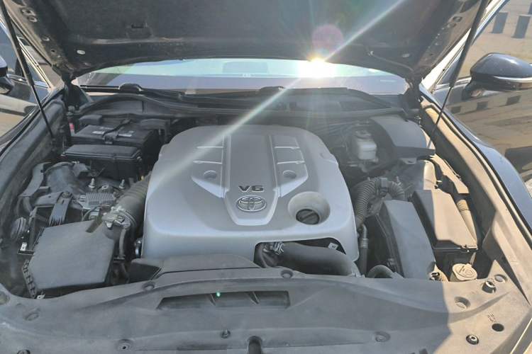 Used Toyota Crown 2015 2.5L Smart Edition Engine Bay