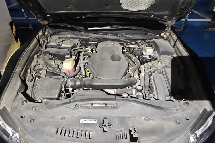 Used Toyota Crown 2015 2.0T Fashion Edition Engine Bay