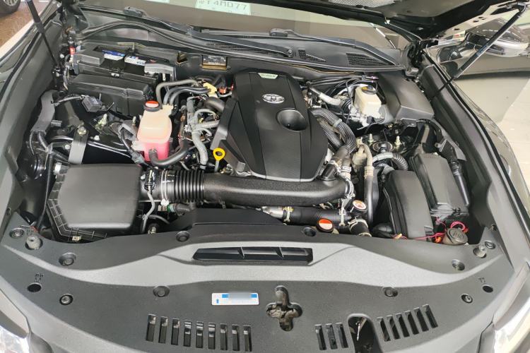 Used Toyota Crown 2015 2.0T Pioneer Edition Engine Bay