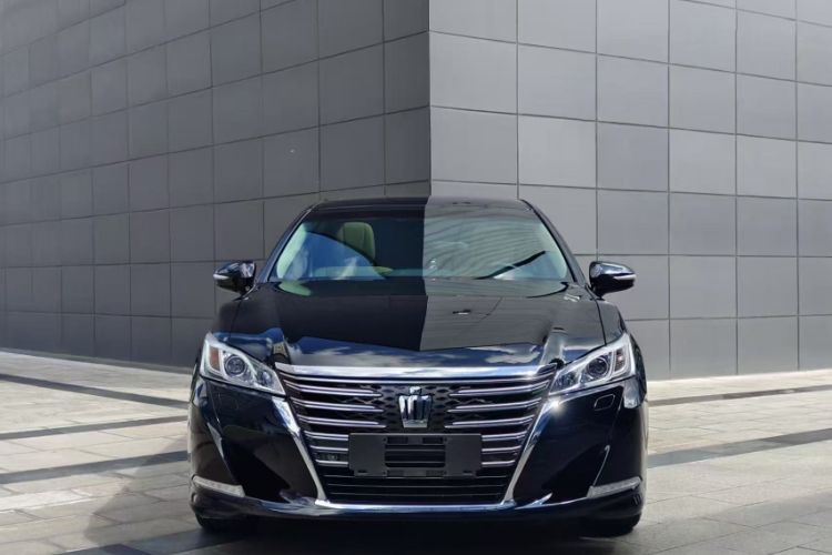 Used Toyota Crown 2015 2.0T Fashion Edition Exterior 1