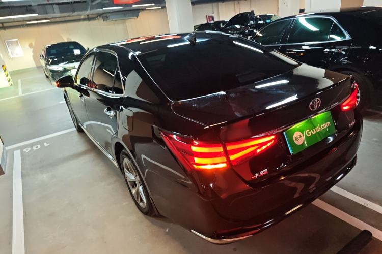 Used Toyota Crown 2015 2.0T Fashion Edition Exterior 1