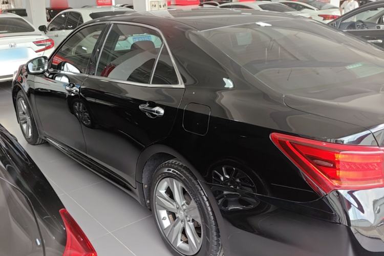 Used Toyota Crown 2015 2.0T Fashion Edition Exterior 2