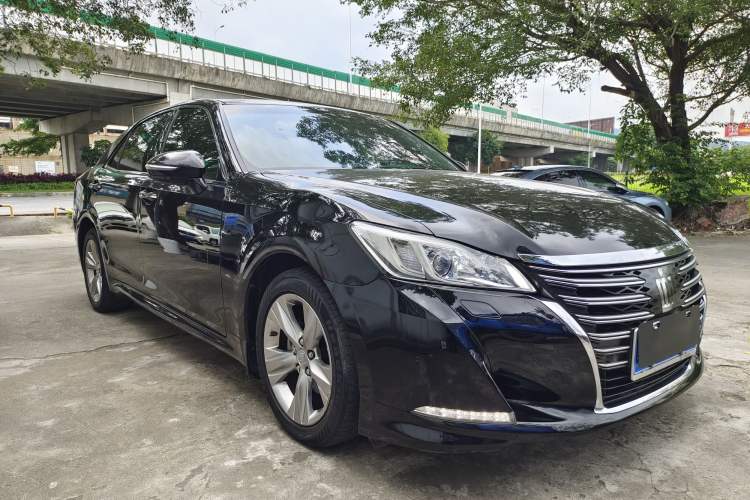 Used Toyota Crown 2015 2.0T Fashion Edition Exterior 2