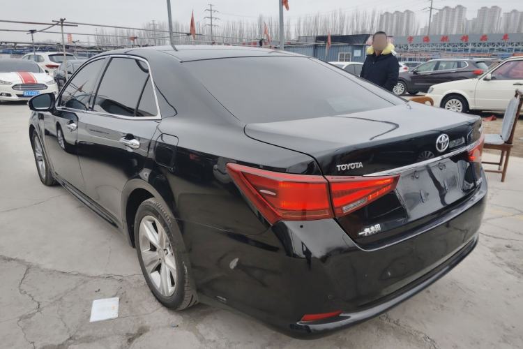 Used Toyota Crown 2015 2.0T Fashion Edition Exterior 2