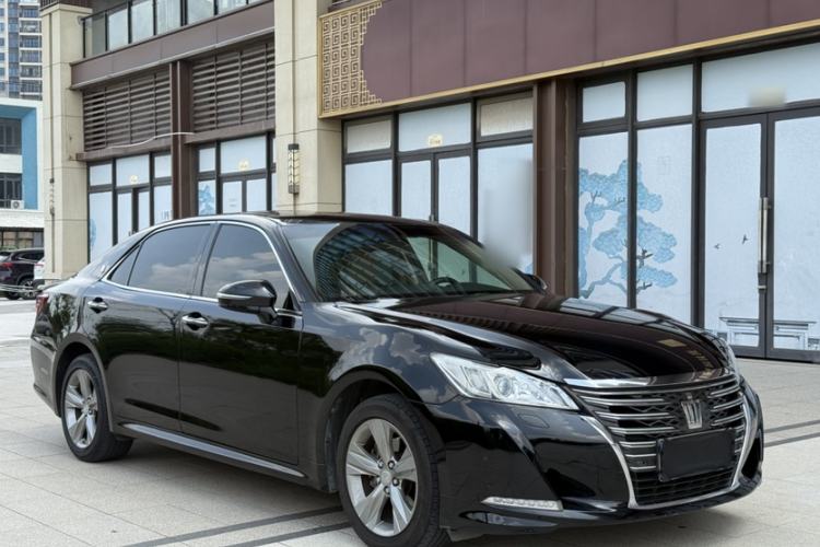 Used Toyota Crown 2015 2.0T Fashion Edition Exterior 2