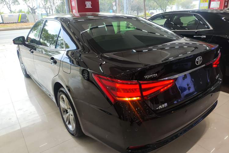 Used Toyota Crown 2015 2.0T Pioneer Edition Exterior 2