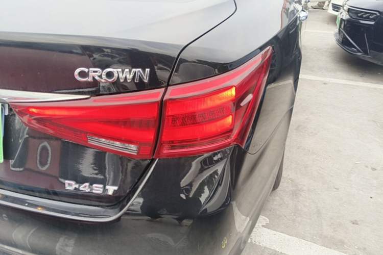 Used Toyota Crown 2015 2.0T Fashion Edition Exterior 3