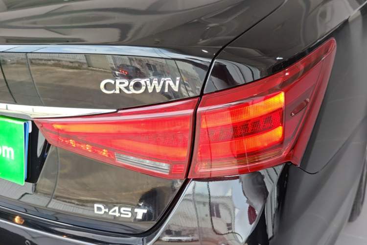 Used Toyota Crown 2015 2.0T Fashion Edition Exterior 3