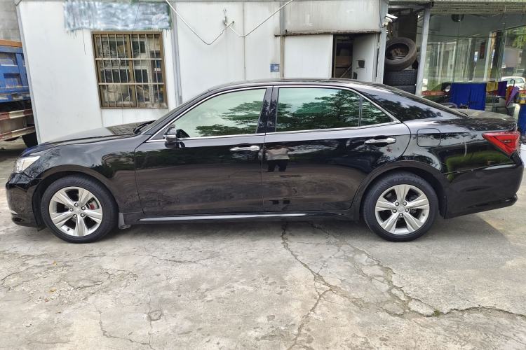 Used Toyota Crown 2015 2.0T Fashion Edition Exterior 3