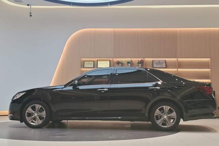 Used Toyota Crown 2015 2.0T Fashion Edition Exterior 3