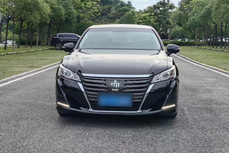 Used Toyota Crown 2015 2.0T Fashion Edition Exterior 3