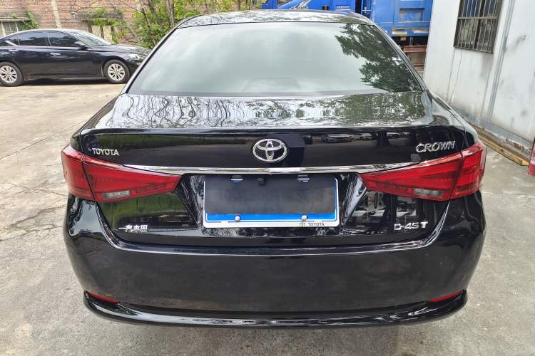 Used Toyota Crown 2015 2.0T Fashion Edition Exterior 4