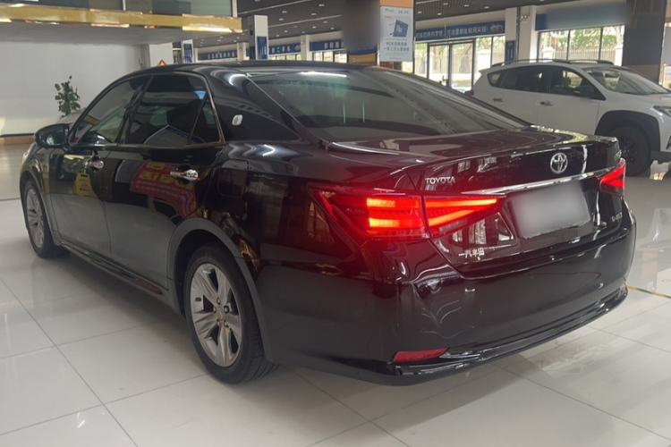 Used Toyota Crown 2015 2.0T Fashion Edition Exterior 5