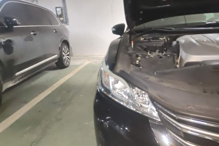Used Toyota Crown 2015 2.5L Elite Edition Exterior 6