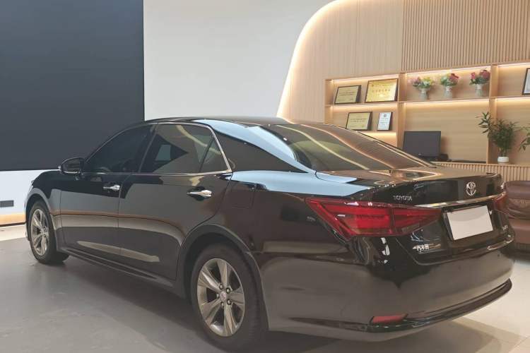 Used Toyota Crown 2015 2.0T Fashion Edition Exterior 6