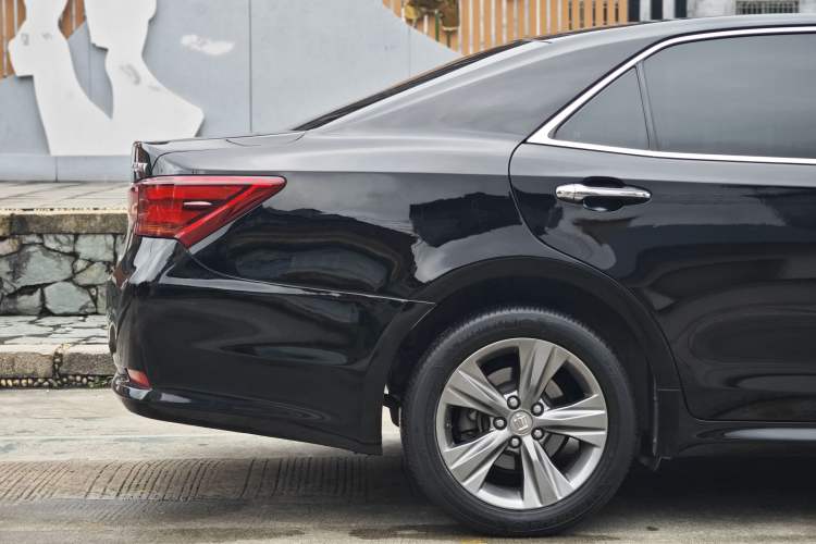 Used Toyota Crown 2015 2.0T Fashion Edition Exterior 6