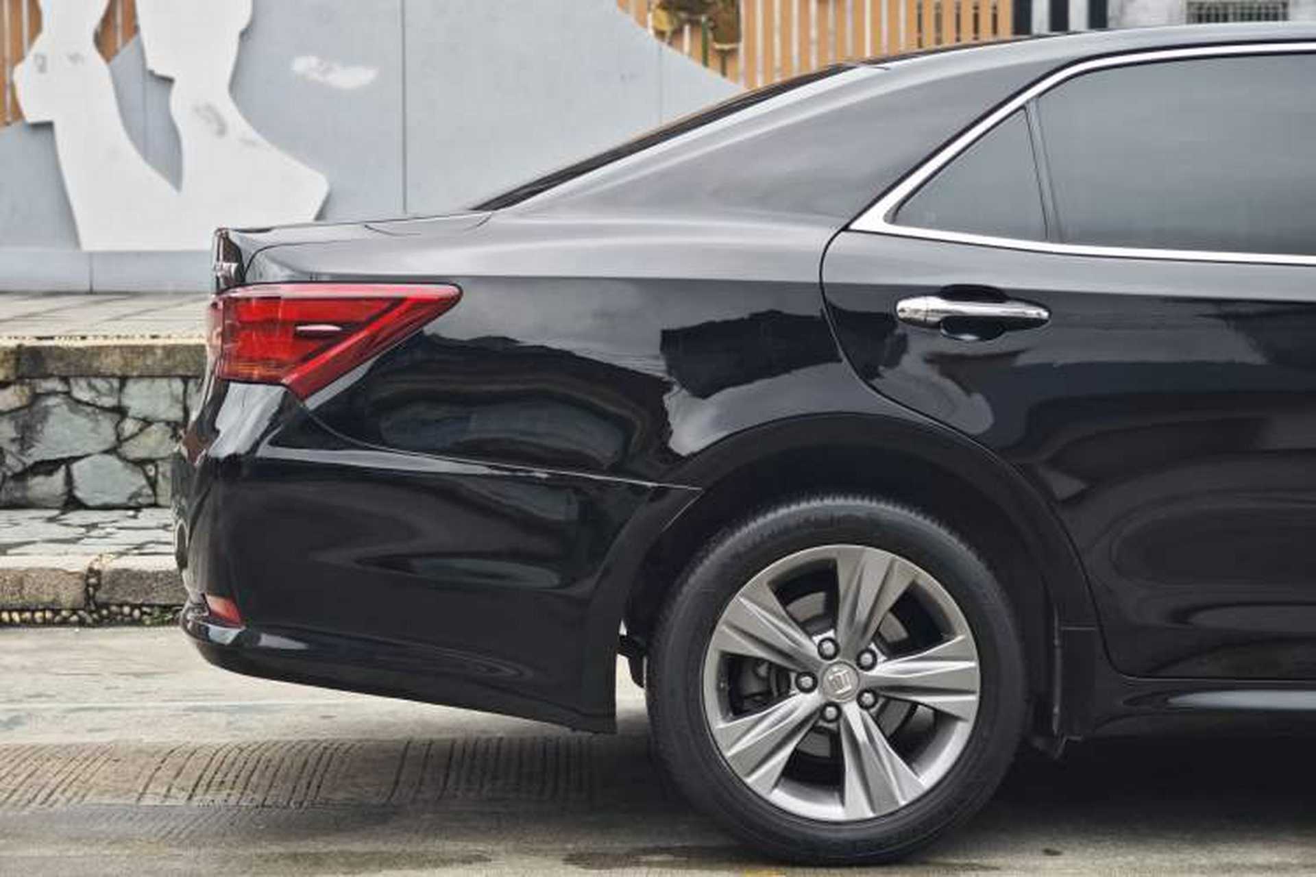Used Toyota Crown 2015 2.0T Fashion Edition Exterior 6