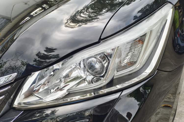 Used Toyota Crown 2015 2.0T Fashion Edition Exterior 8