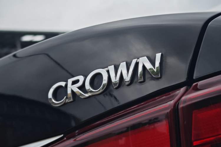 Used Toyota Crown 2015 2.0T Fashion Edition Exterior 9