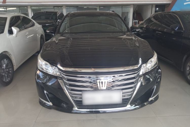 Used Toyota Crown 2015 2.0T Fashion Edition Front