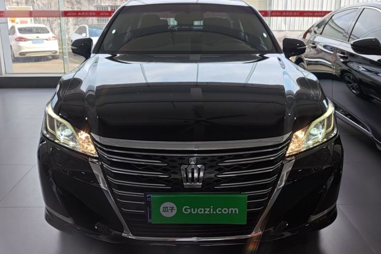 Used Toyota Crown 2015 2.0T Fashion Edition Front