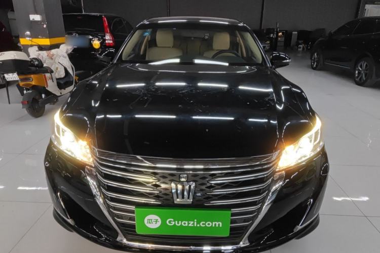 Used Toyota Crown 2015 2.0T Fashion Edition Front