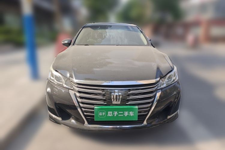 Used Toyota Crown 2015 2.0T Fashion Edition Front