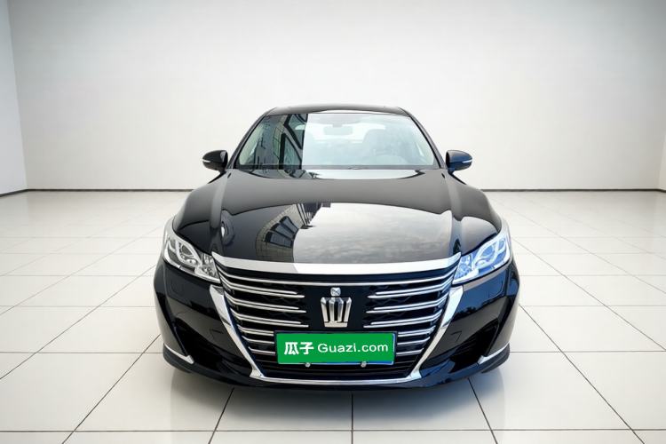 Used Toyota Crown 2015 2.0T Fashion Edition Front